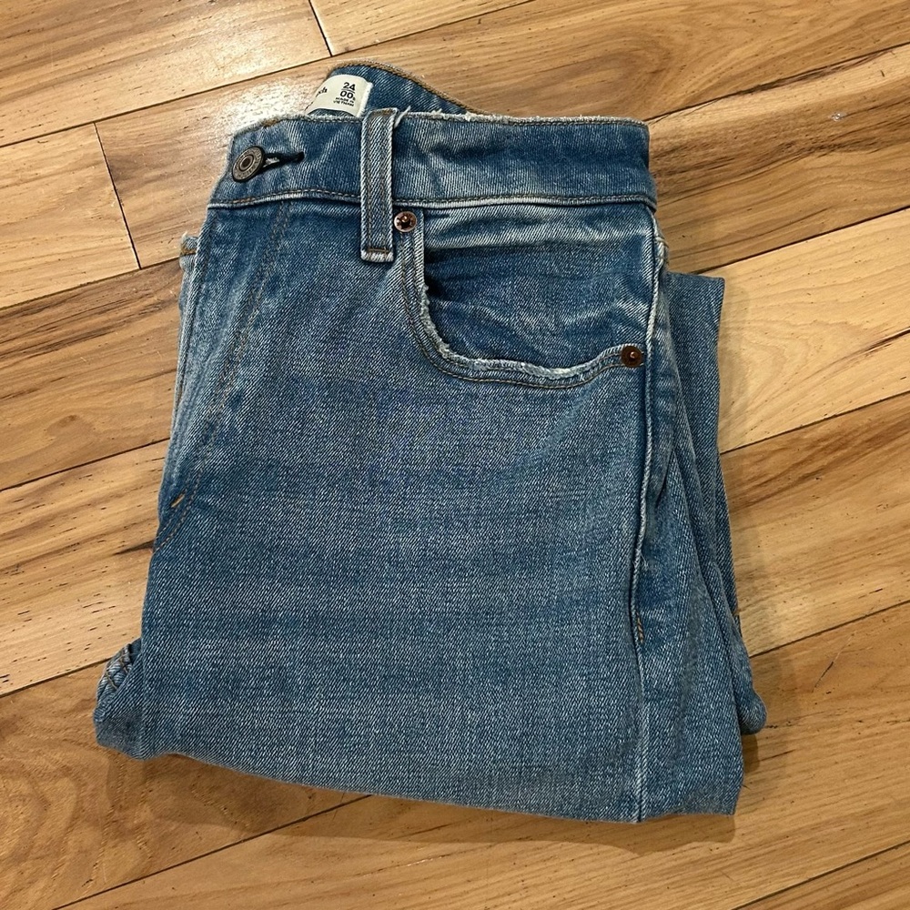 Abercrombie & Fitch The Mom High Rise Curve Love Jeans - women’s size 24 / 00S - Picture 3 of 9